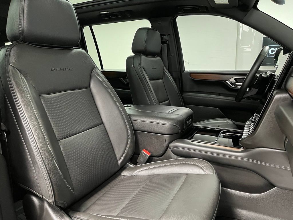 Used 2025 GMC Yukon XL Denali w/ Sun & Power Step Package AWD/4WD image 59