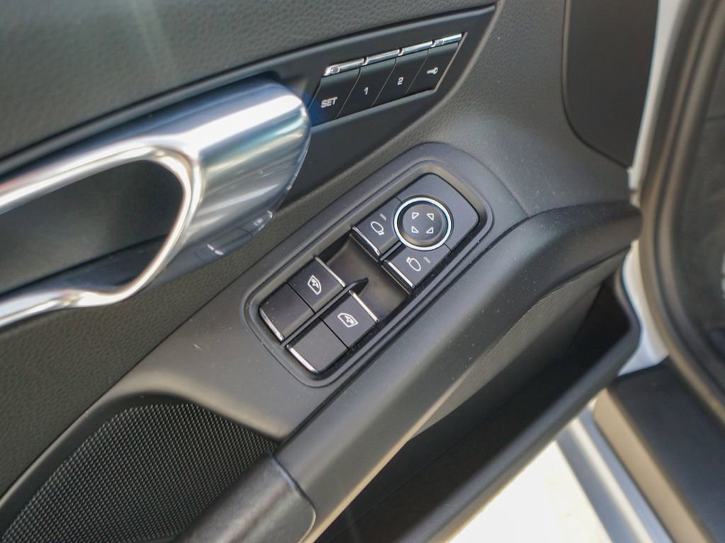 Used 2016 Porsche Boxster image 15