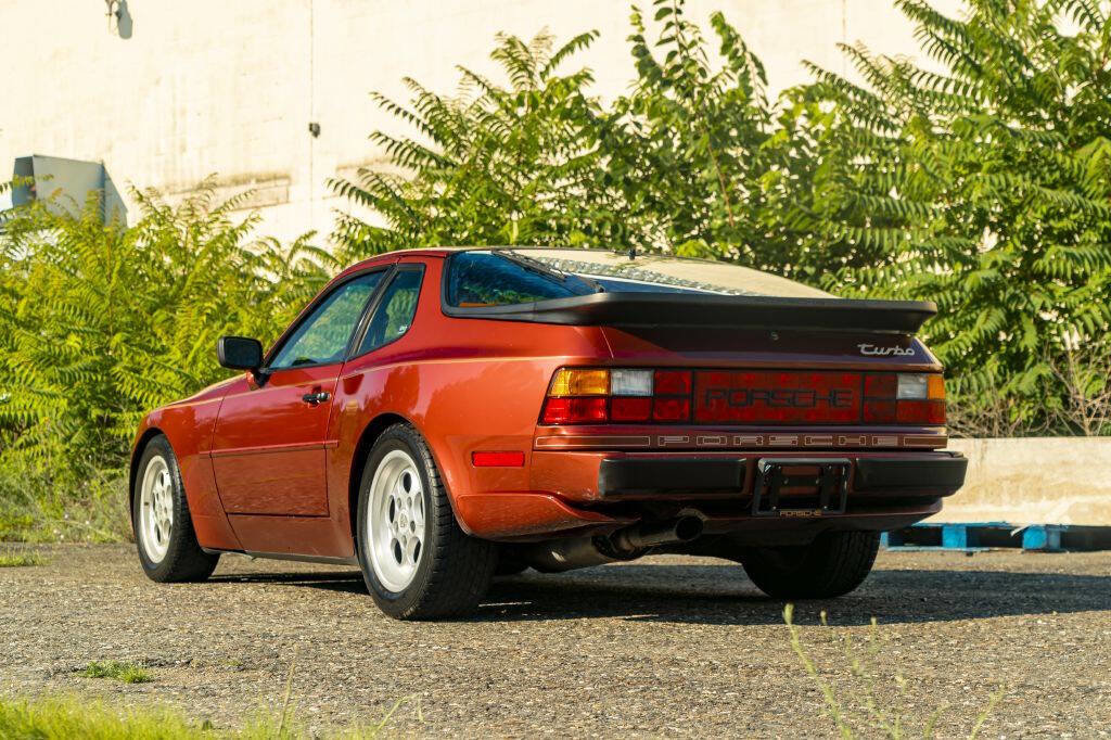 Used 1986 Porsche 944 Turbo image 5