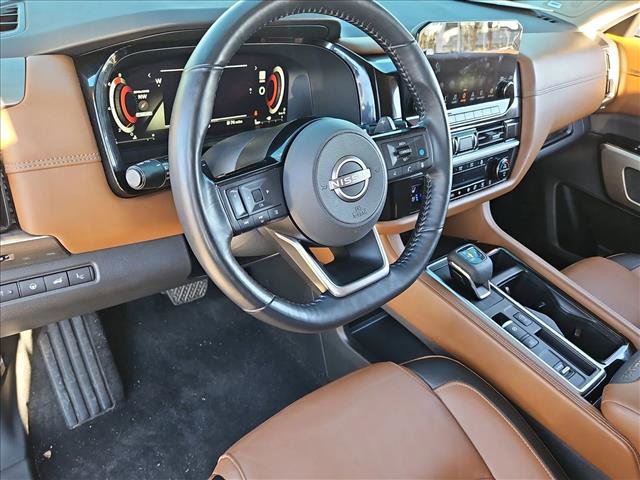 Used 2022 Nissan Pathfinder Platinum w/ Cargo Package image 10