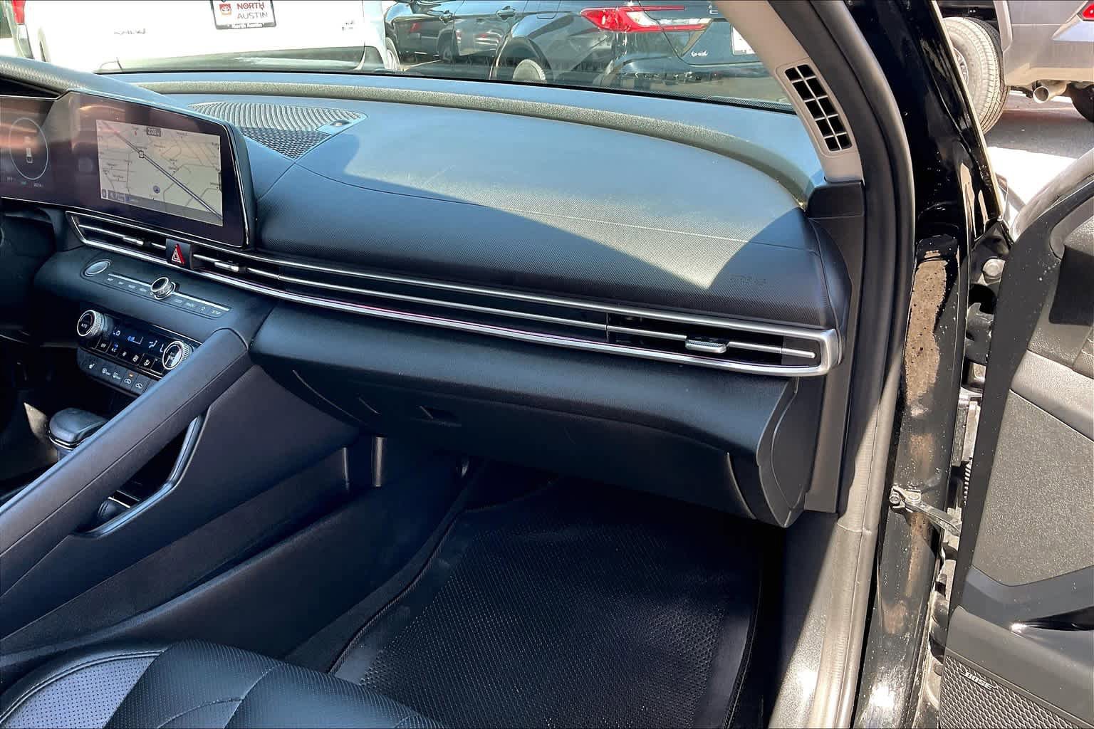 Used 2021 Hyundai Elantra Limited FWD image 19