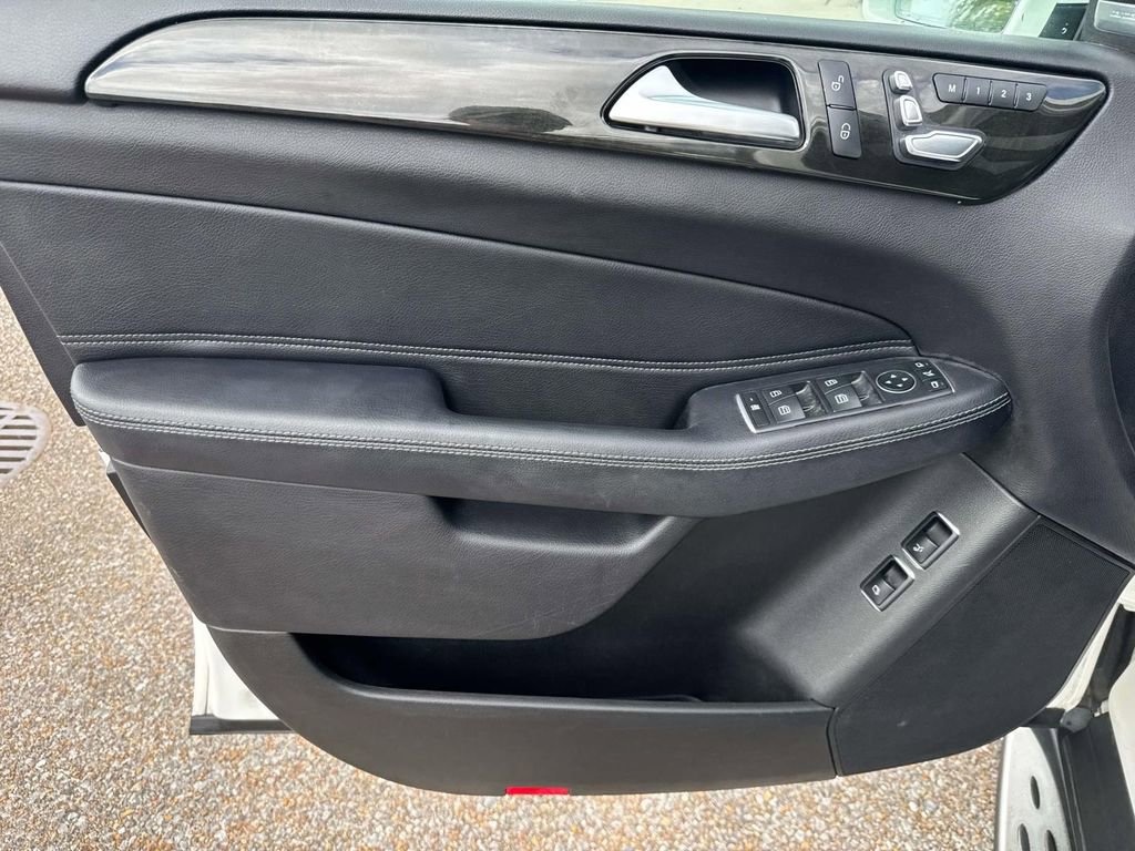 Used 2019 Mercedes-Benz GLS 450 4MATIC image 22