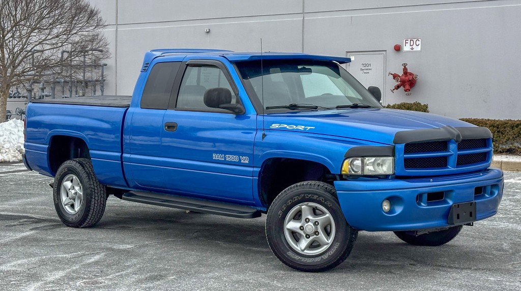 Used 2000 Dodge Ram 1500 Truck ST image 8