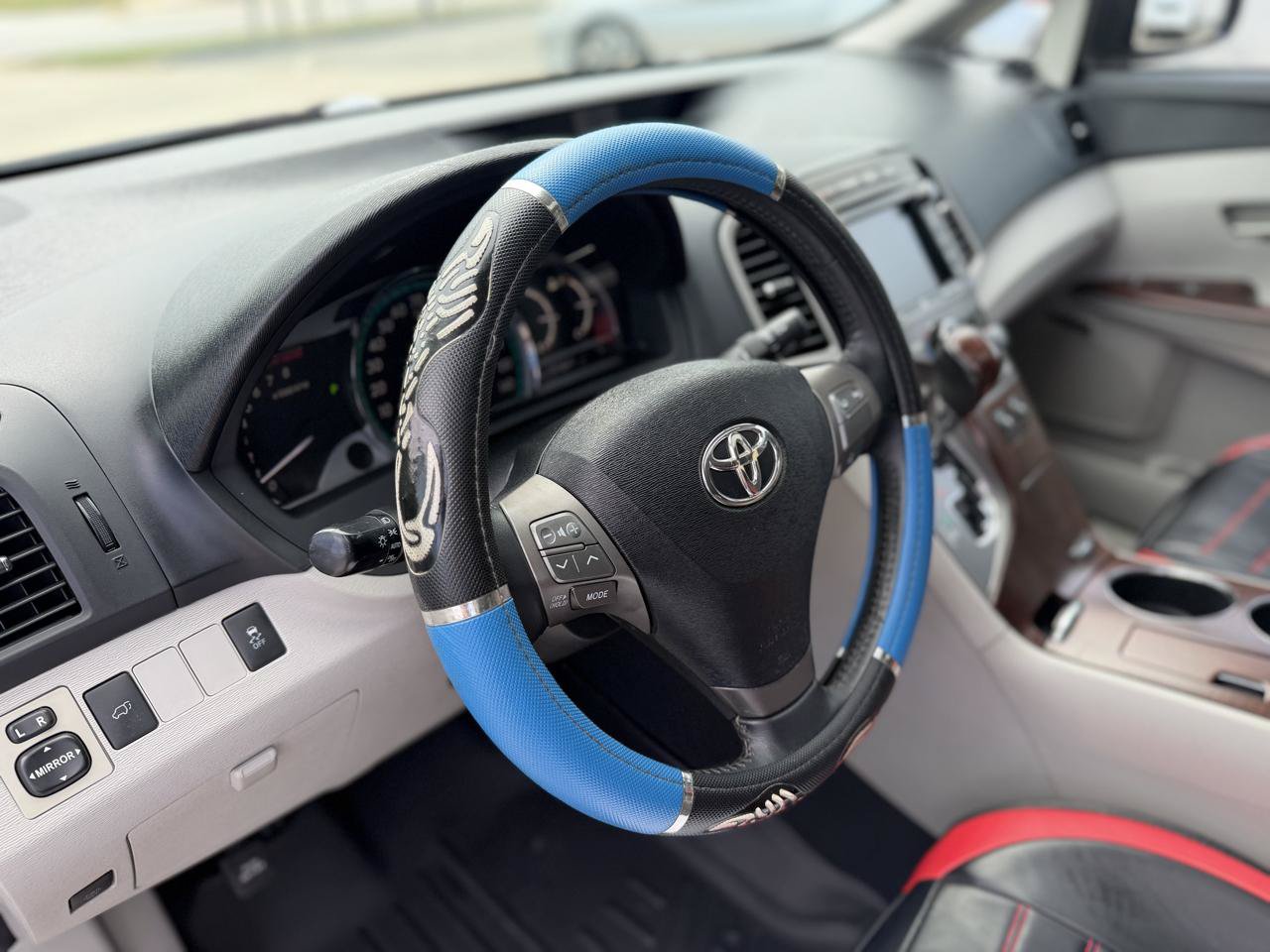 Used 2010 Toyota Venza AWD image 13