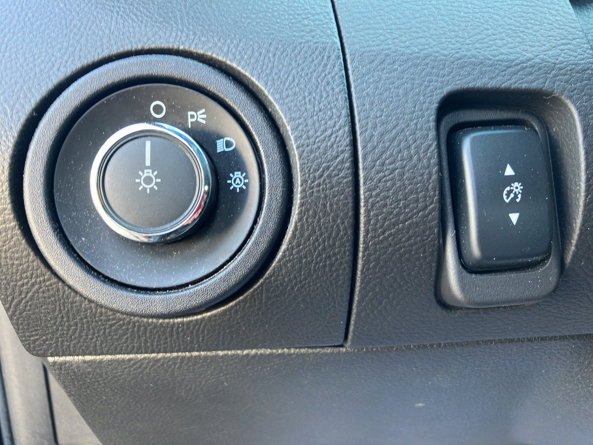 Used 2017 Ford Taurus SEL AWD/4WD image 14