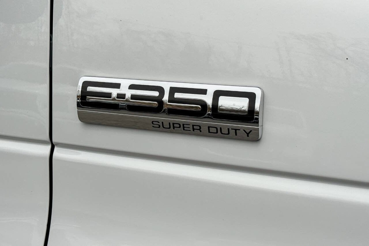 Used 2022 Ford E-350 and Econoline 350 Super Duty w/ Power Windows & Locks Group RWD image 11
