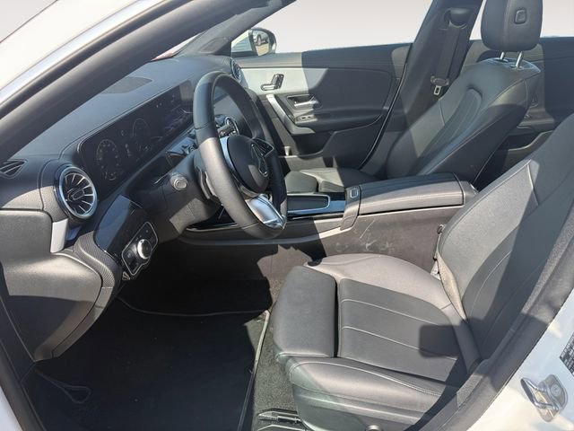 Used 2025 Mercedes-Benz CLA 250 image 9