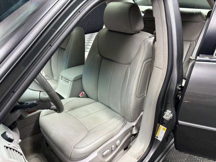 Used 2007 Cadillac DTS Luxury I w/ Sun And Sound Package image 34