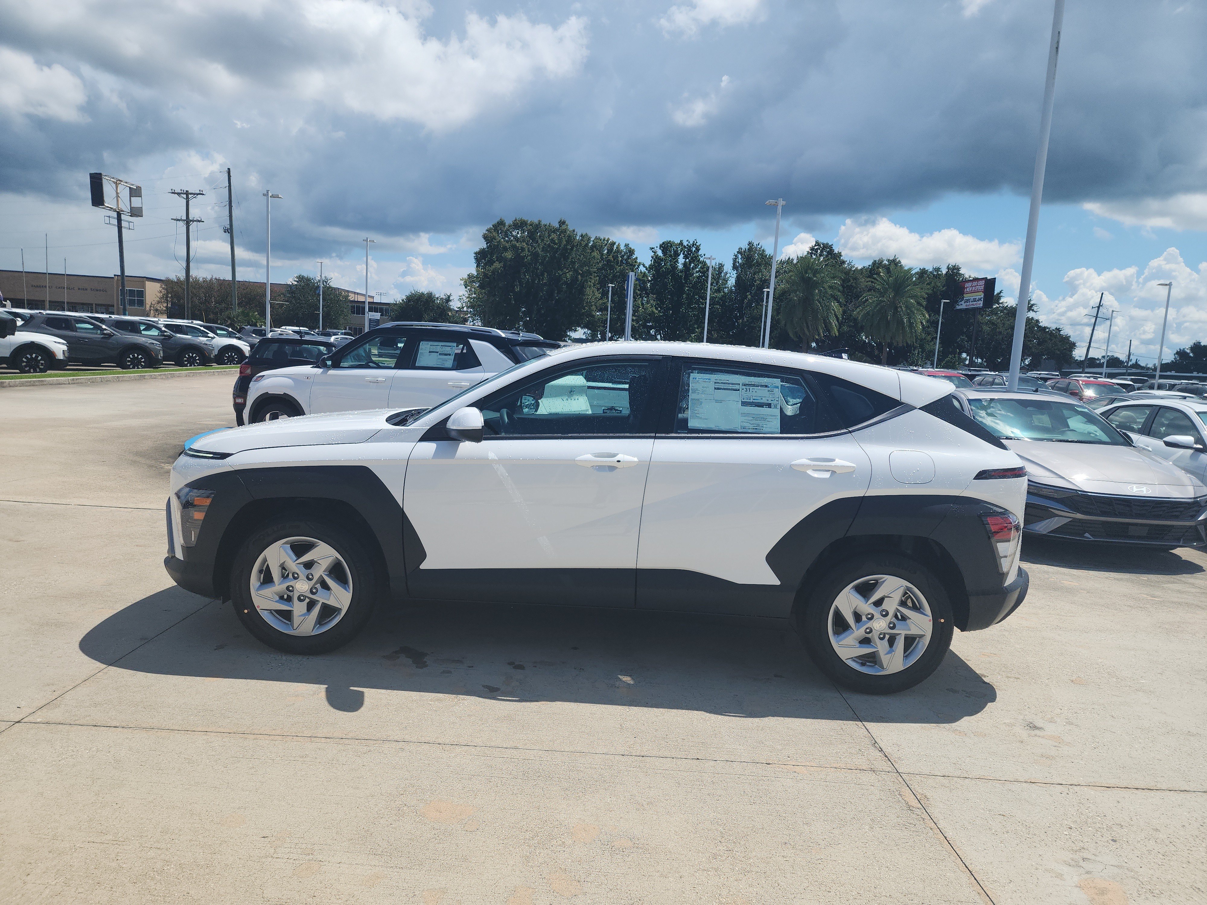 New 2027 Hyundai Kona SE FWD image 4