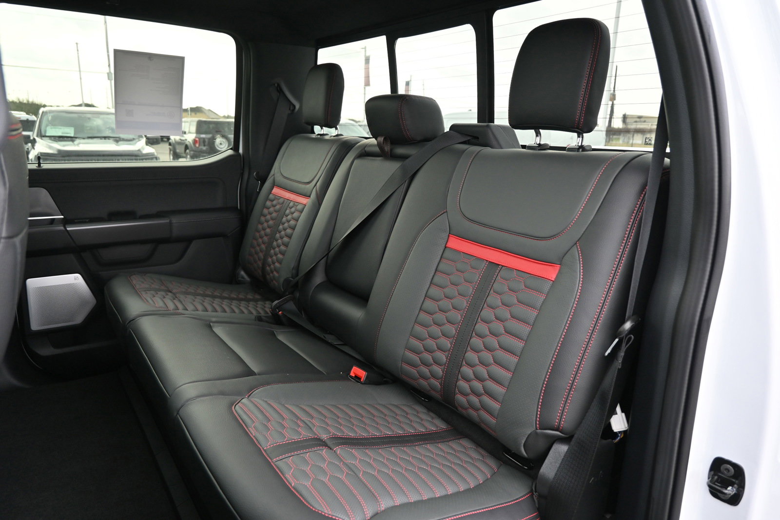 New 2025 Ford F150 Lariat w/ Equipment Group 502A High image 36