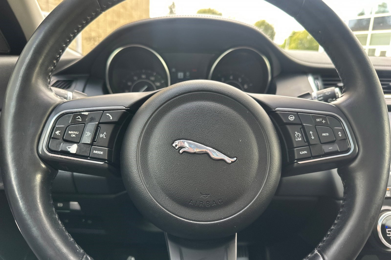 Used 2018 Jaguar E-PACE SE AWD/4WD image 28