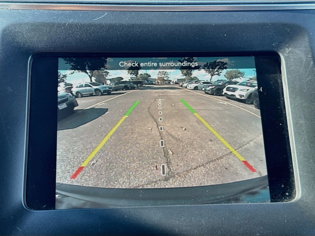 Used 2020 Jeep Cherokee Latitude FWD image 16
