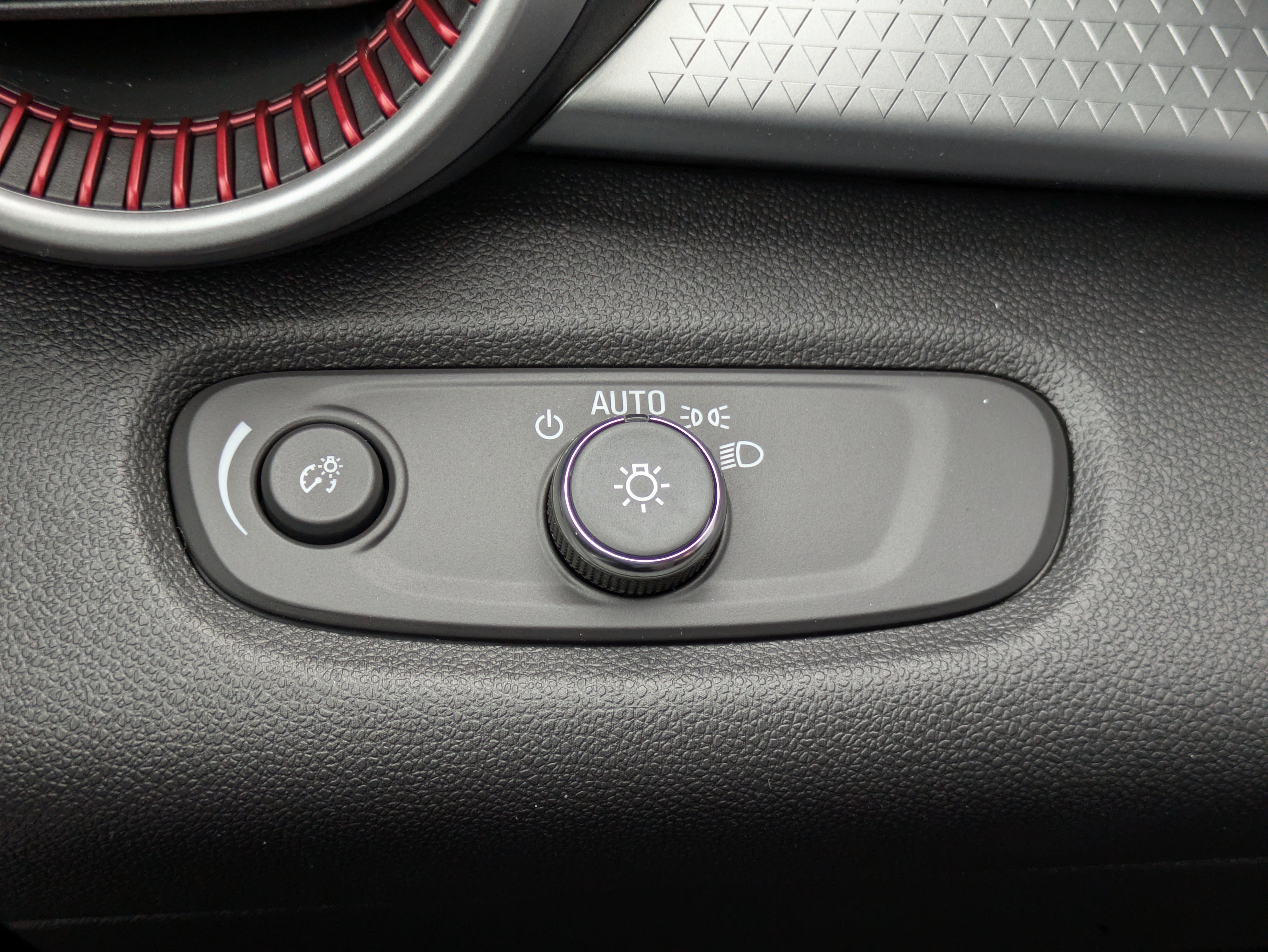 New 2026 Chevrolet Trax RS w/ Driver Confidence Package image 14