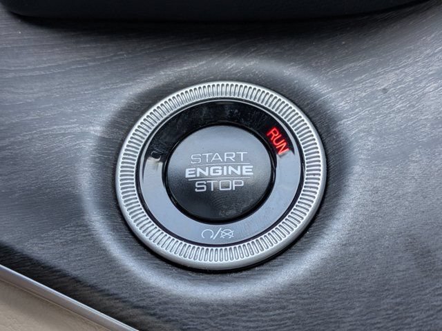 Used 2024 Jeep Grand Cherokee Limited AWD/4WD image 25