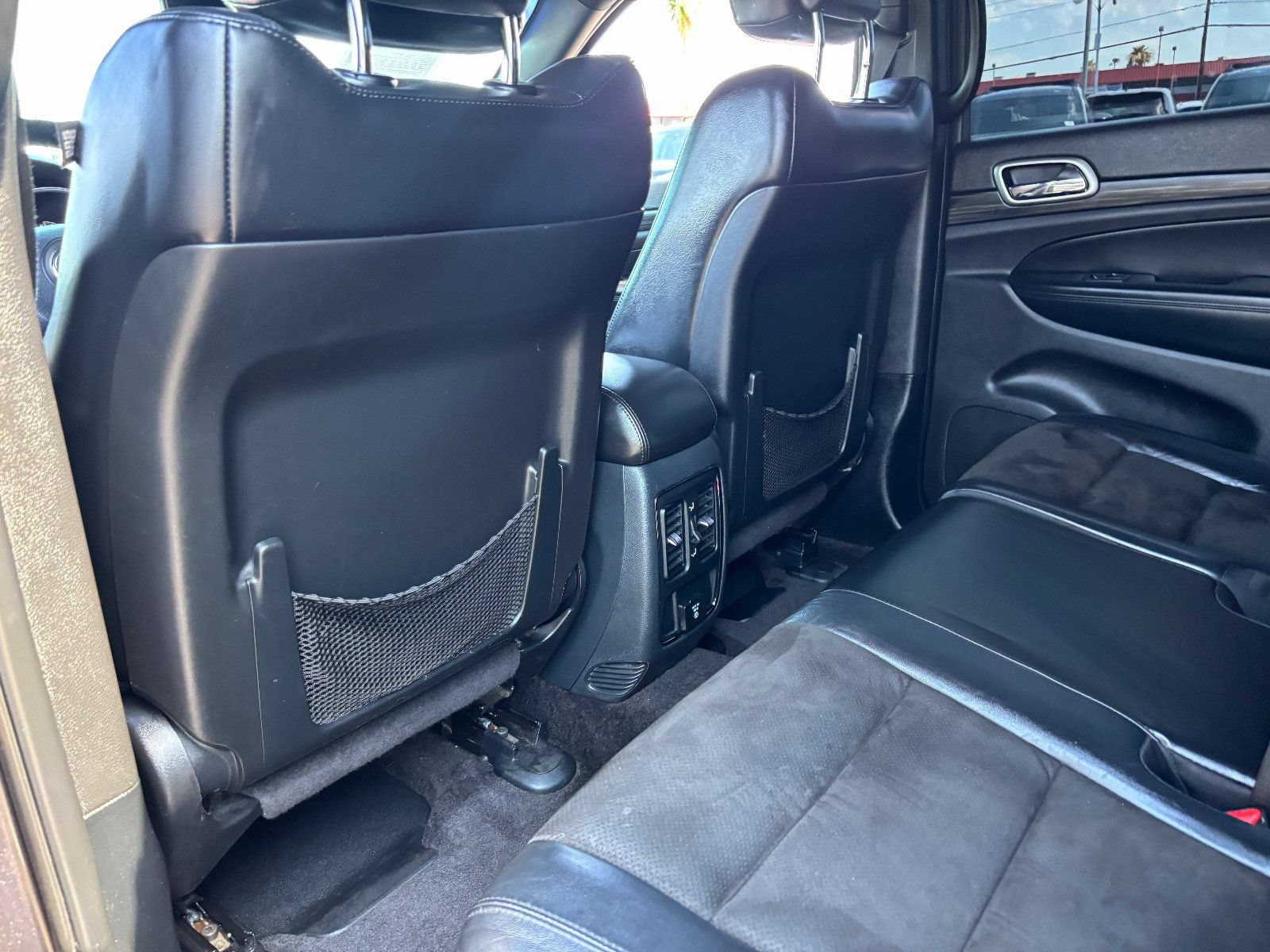 Used 2019 Jeep Grand Cherokee Altitude AWD/4WD image 18