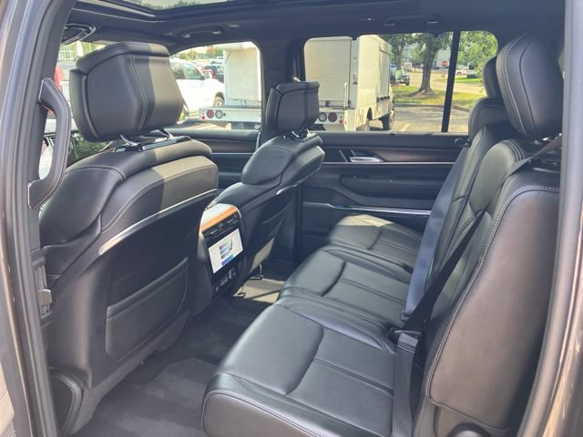 Used 2025 Jeep Grand Wagoneer 4WD w/ 8-Passenger Seating Package image 18
