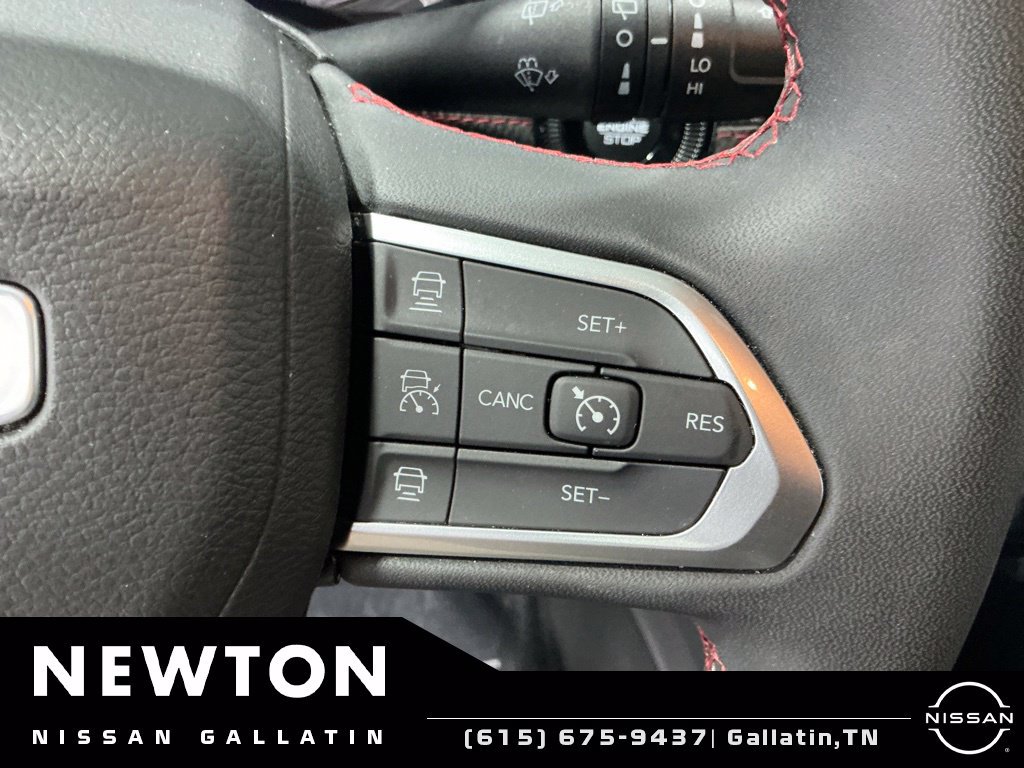 Used 2025 Jeep Compass Trailhawk AWD/4WD image 36