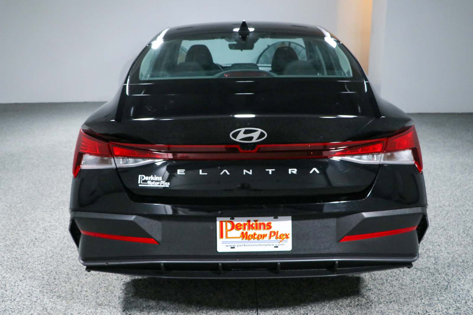 Used 2024 Hyundai Elantra SEL FWD image 8