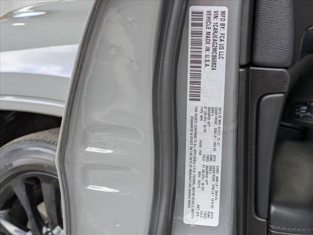 Used 2021 Jeep Grand Cherokee Laredo X image 30