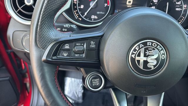 Used 2023 Alfa Romeo Giulia Estrema image 24