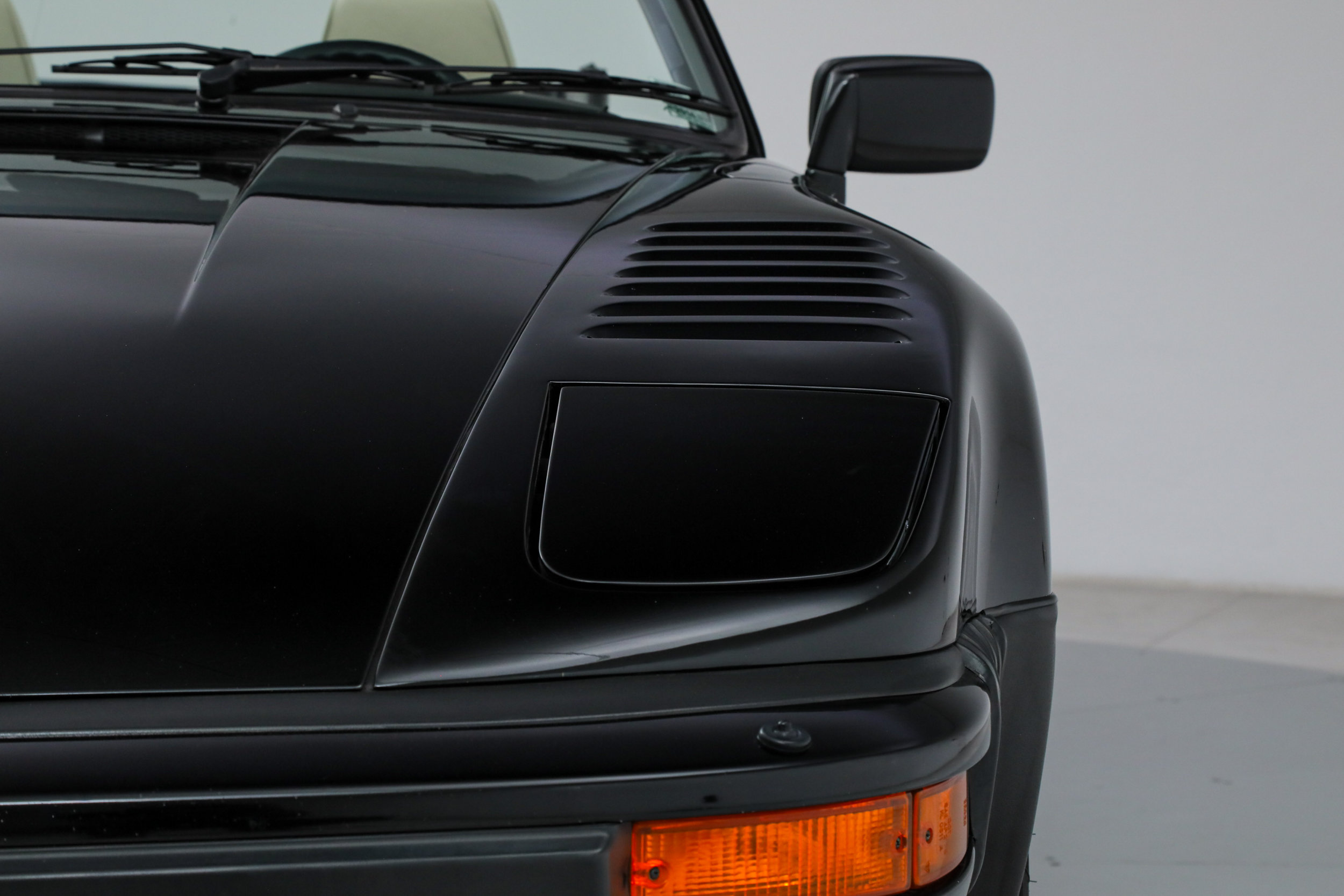 Used 1989 Porsche 911 Turbo Targa RWD image 23