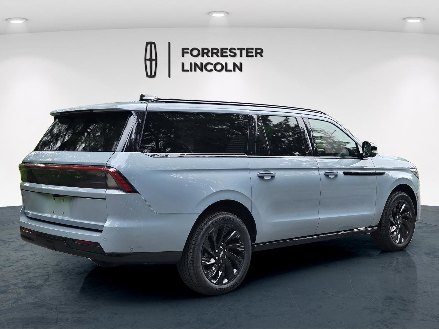 New 2025 Lincoln Navigator L Reserve w/ Jet Appearance Package image 3