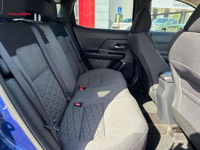 Used 2025 Nissan Kicks SV image 18