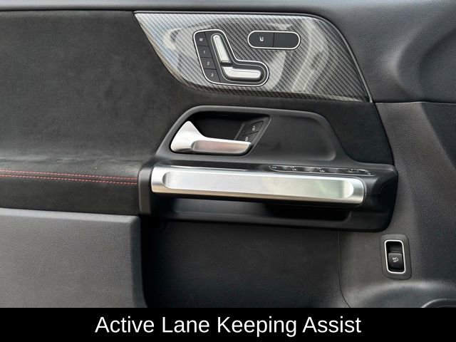 Used 2021 Mercedes-Benz GLB 250 4MATIC image 13