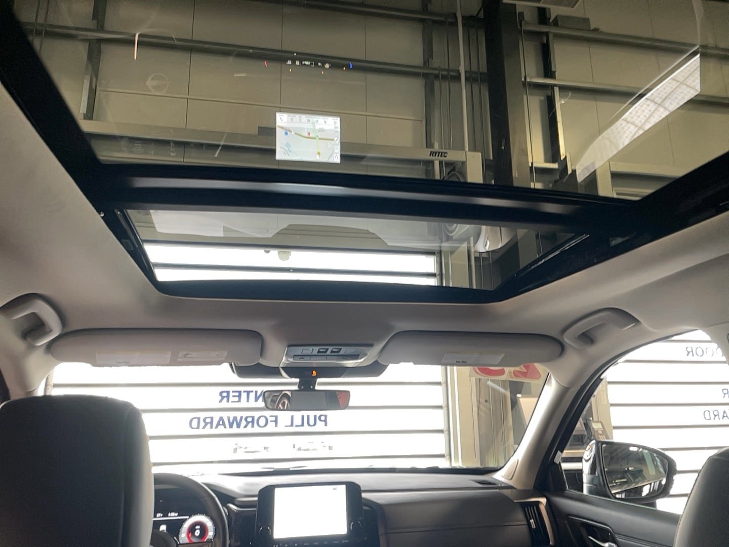 Used 2025 Nissan Pathfinder Platinum AWD/4WD image 10