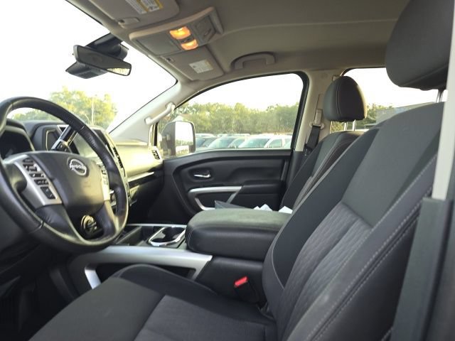 Used 2023 Nissan Titan SV w/ SV Convenience Package AWD/4WD image 9