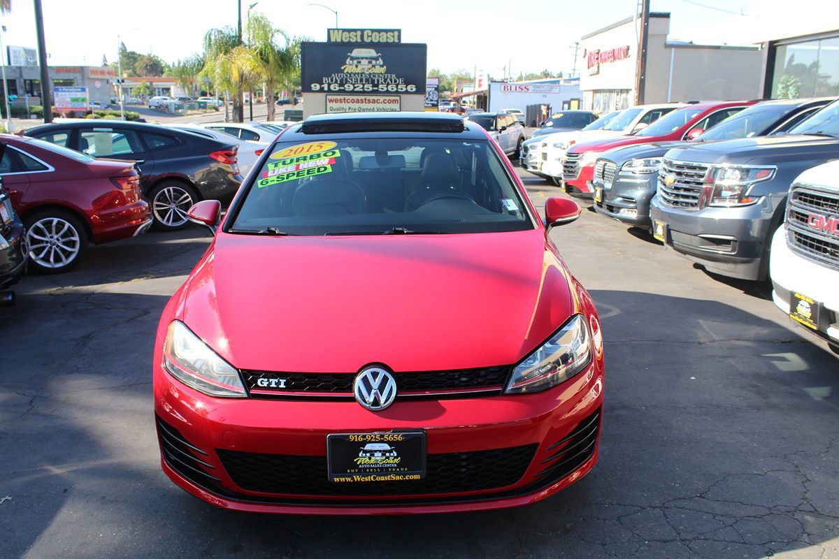 Used 2015 Volkswagen GTI SE FWD image 3