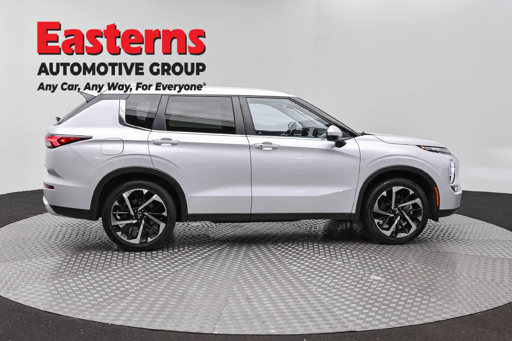 Used 2024 Mitsubishi Outlander SE FWD image 6