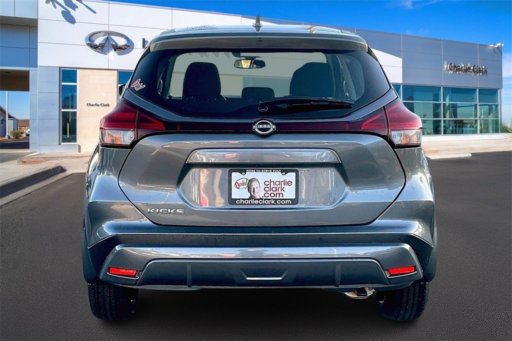 Used 2025 Nissan Kicks Play S image 4