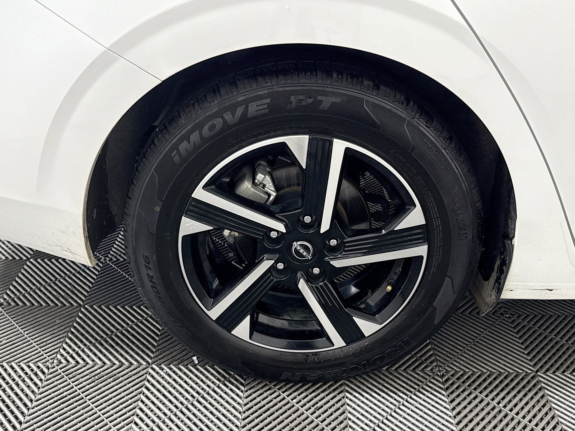 Used 2024 Nissan Sentra SV image 33