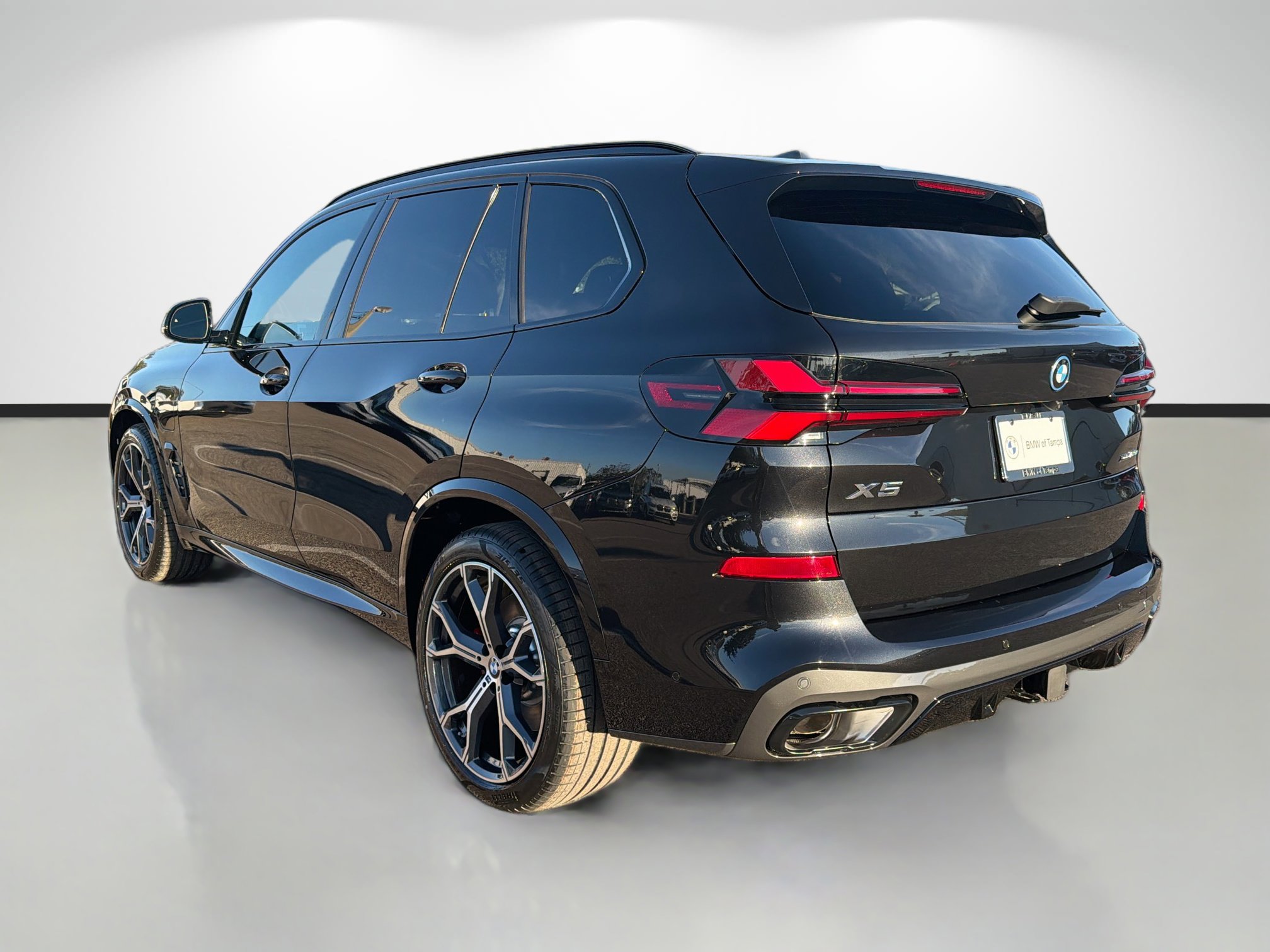 New 2026 BMW X5 xDrive50e w/ Executive Package image 5