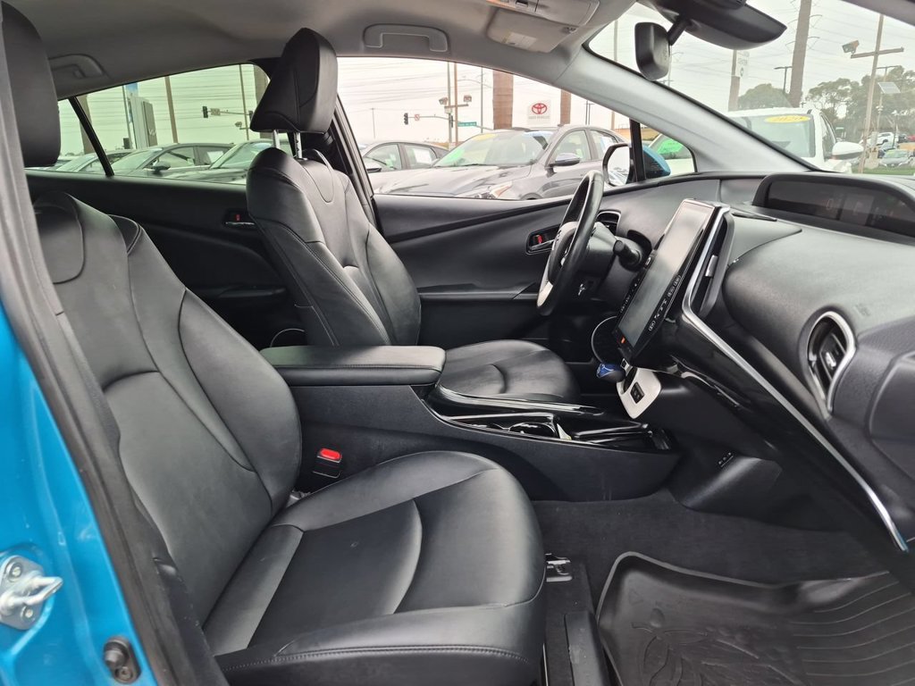 Used 2017 Toyota Prius Prime Advanced w/ Carpet Mat Package FWD image 27