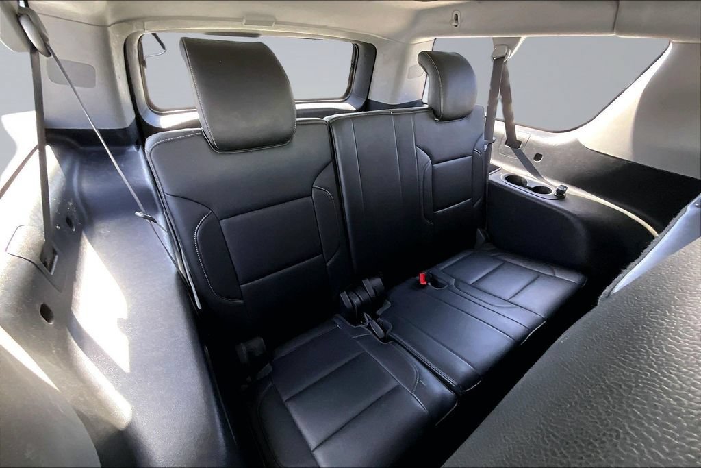 Used 2017 Chevrolet Suburban Premier AWD/4WD image 21