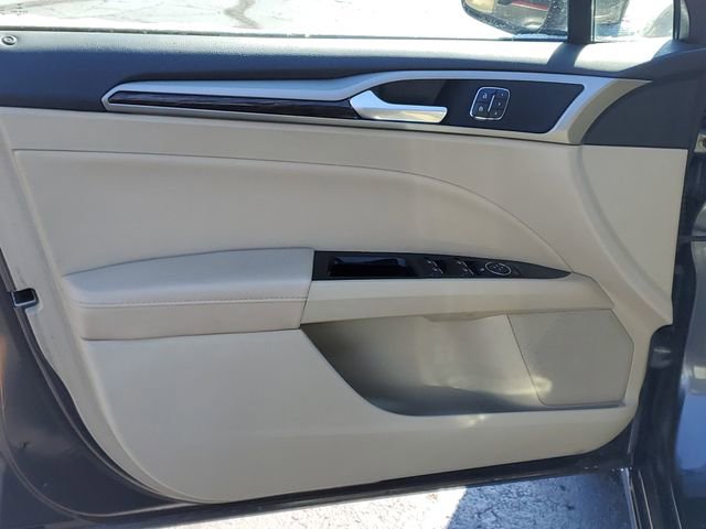 Used 2015 Ford Fusion SE w/ Equipment Group 202A image 8