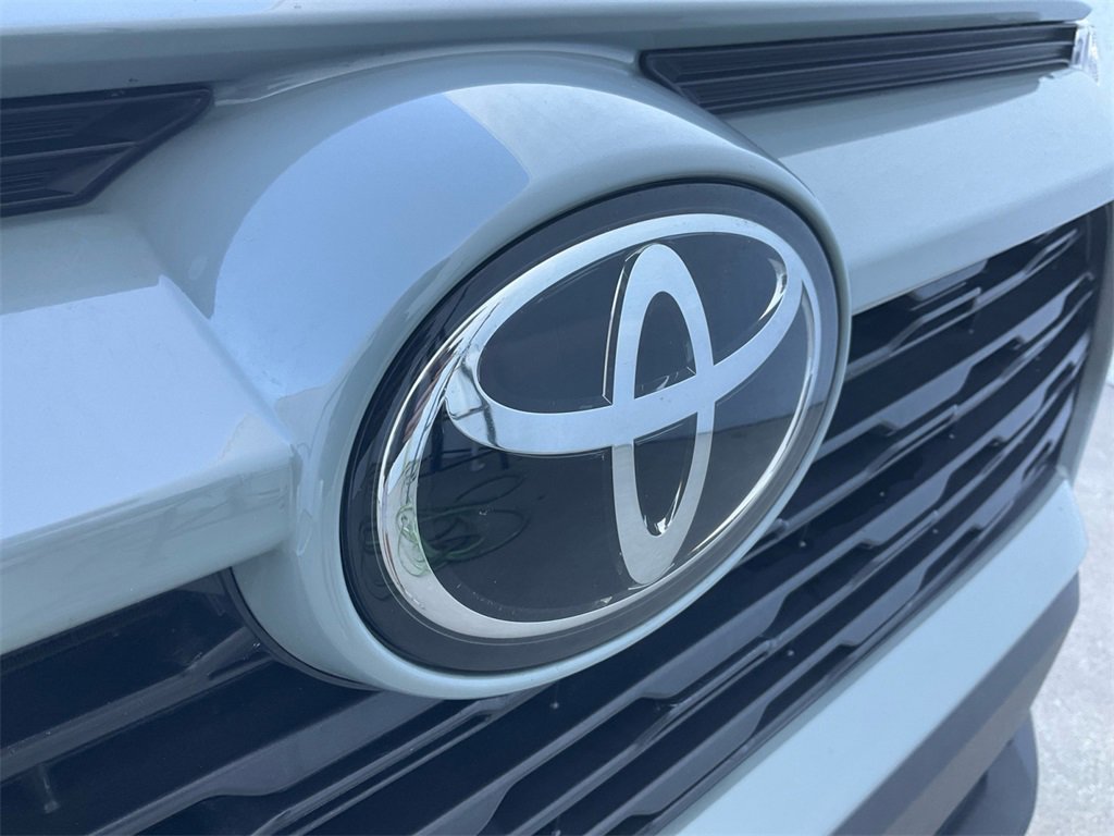 Used 2023 Toyota RAV4 XLE image 33