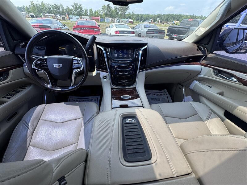 Used 2015 Cadillac Escalade Premium AWD/4WD image 14