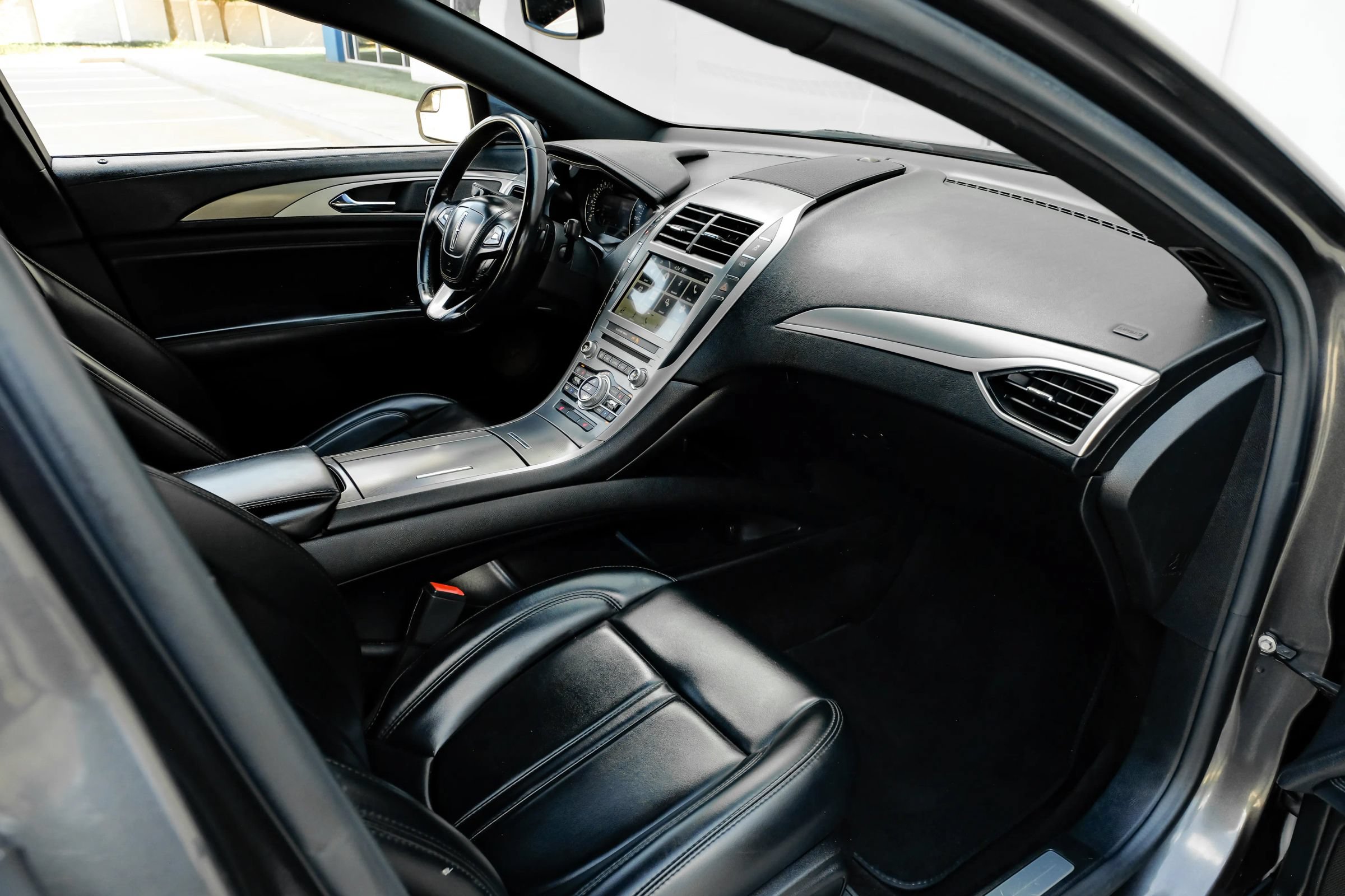 Used 2017 Lincoln MKZ Premiere FWD image 19