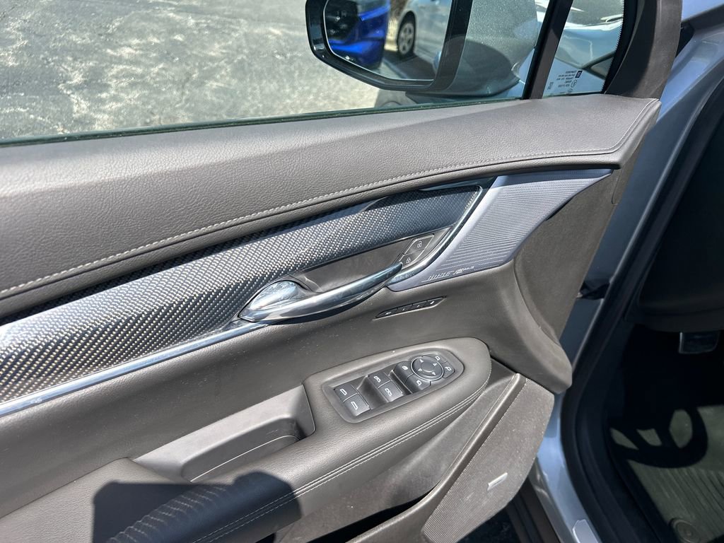 Used 2024 Cadillac XT6 Sport w/ Technology Package AWD/4WD image 16