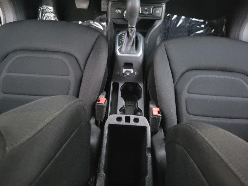 Used 2019 Jeep Renegade Latitude w/ Cold Weather Group AWD/4WD image 29