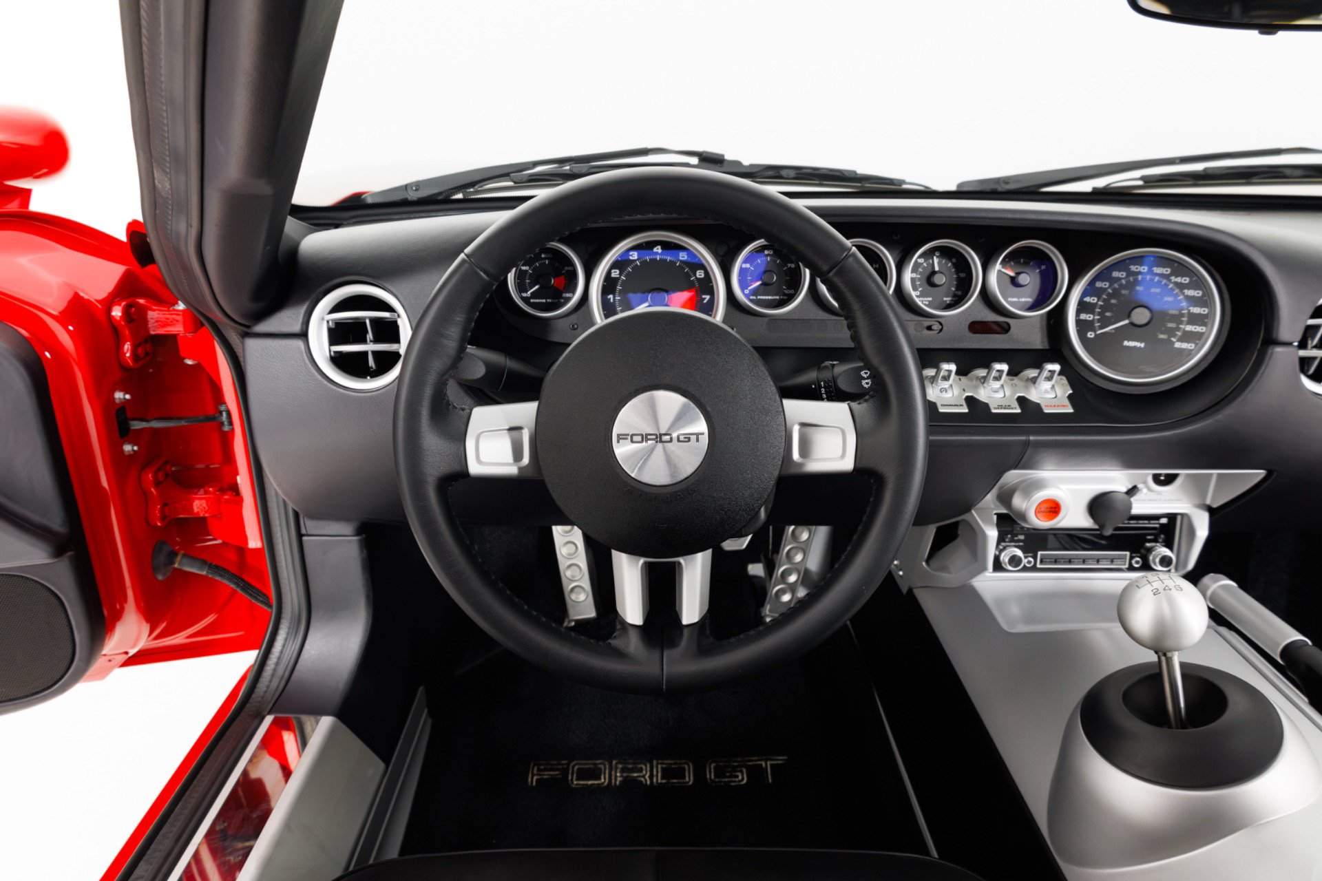 Used 2006 Ford GT RWD image 19