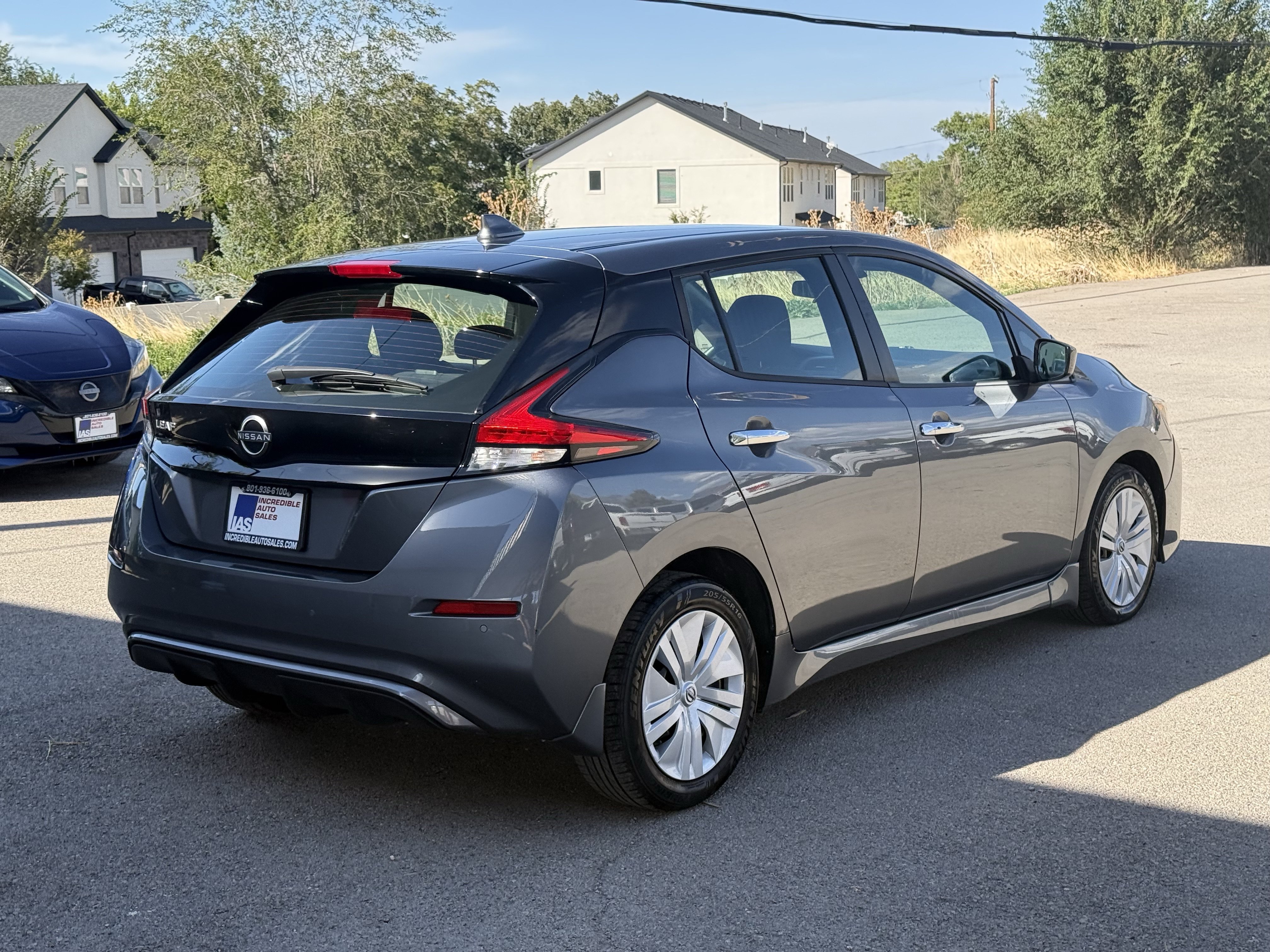 Used 2025 Nissan Leaf S FWD image 4