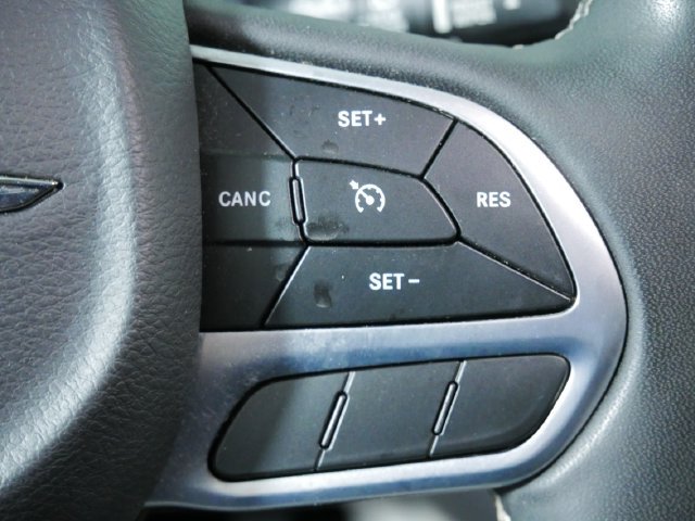 Used 2022 Chrysler Voyager LX FWD image 25