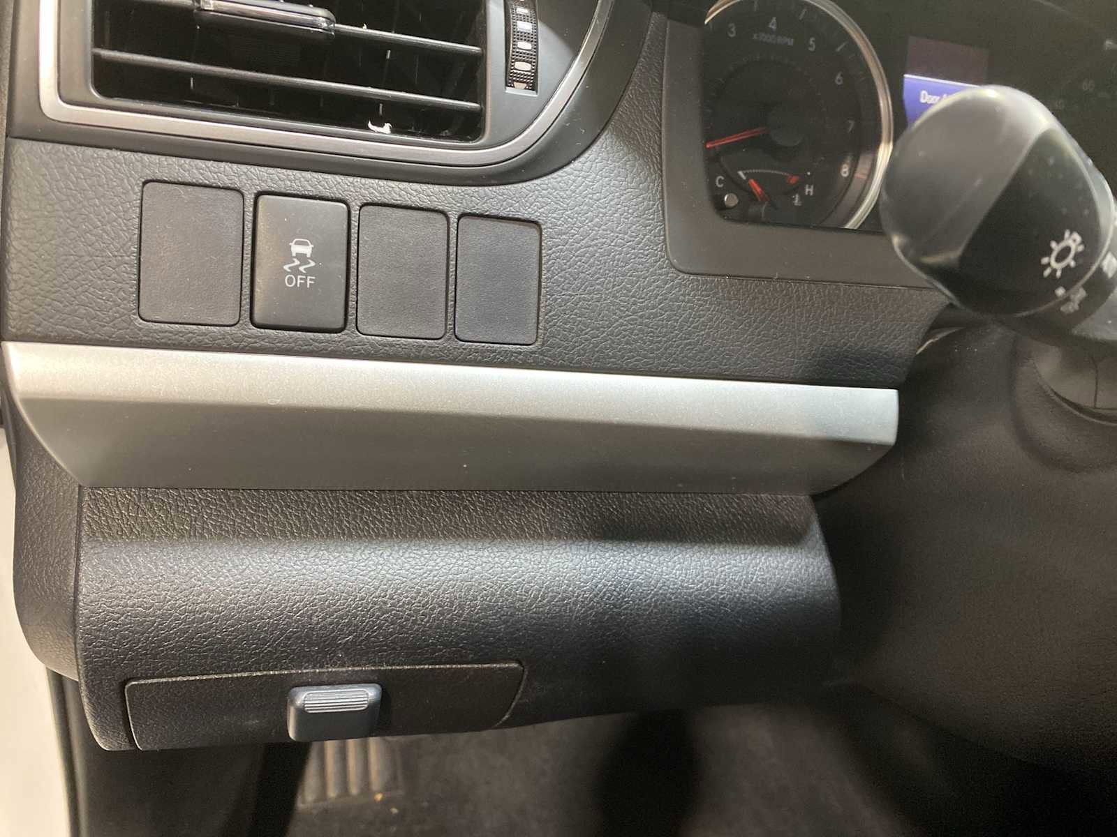 Used 2015 Toyota Camry XSE image 24