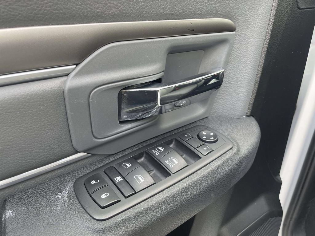 Used 2024 RAM 1500 Classic SLT AWD/4WD image 17
