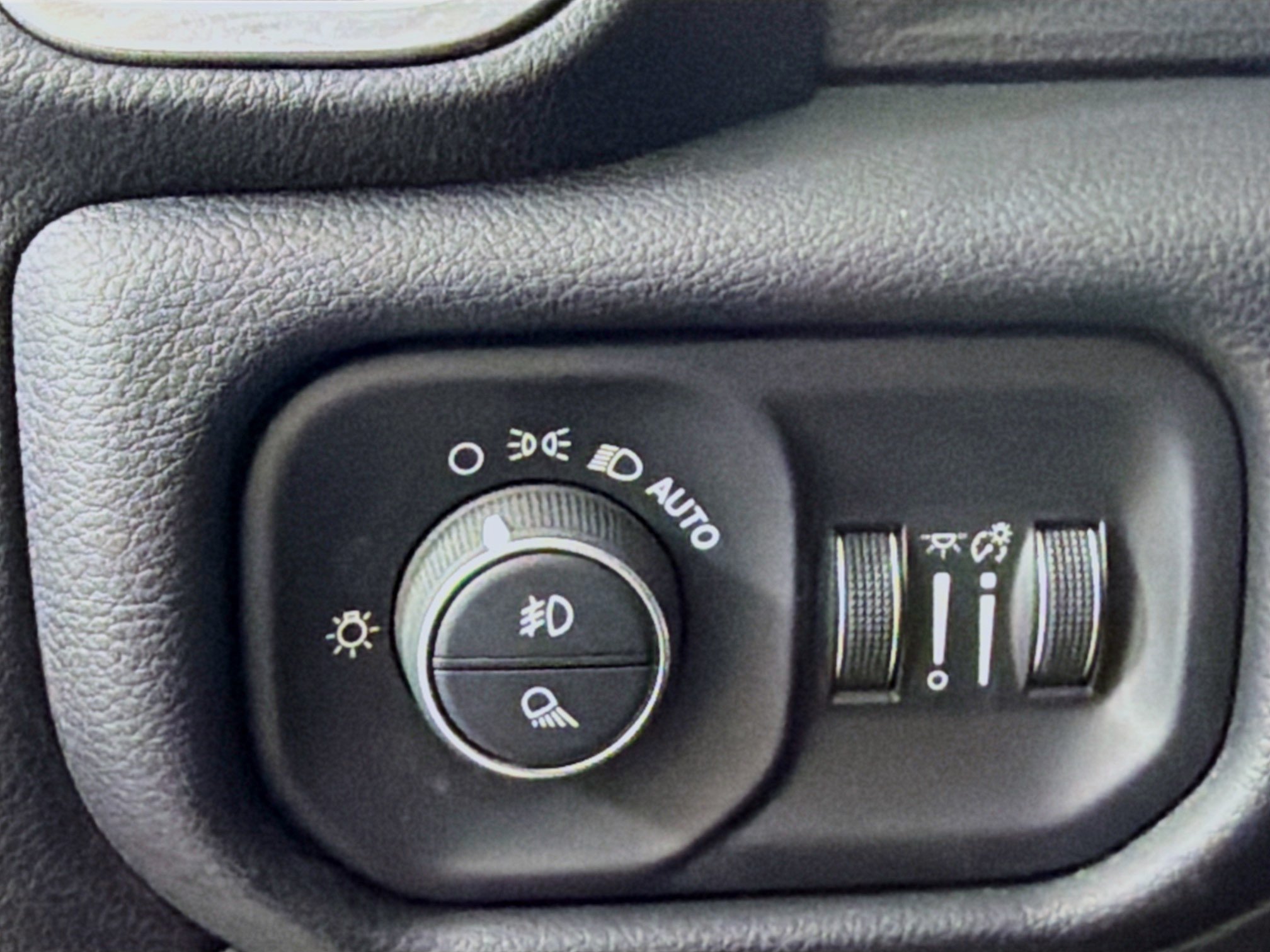 Used 2020 RAM 2500 Laramie AWD/4WD image 17