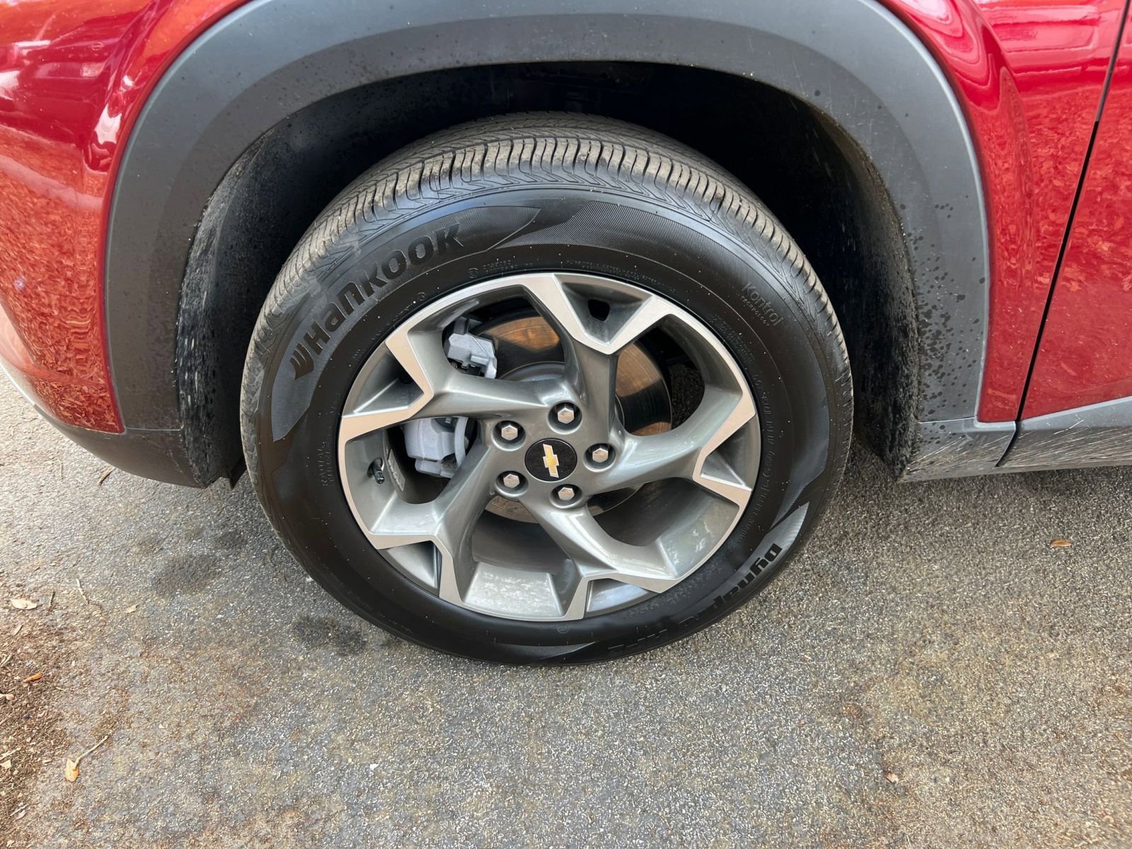 Used 2025 Chevrolet Trax LT FWD image 27